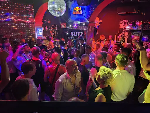 BLITZ Bar