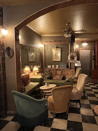Le Petit Bar Cocktails