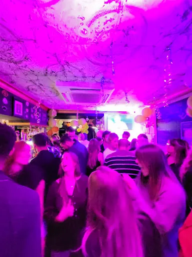 Dorian's Pub